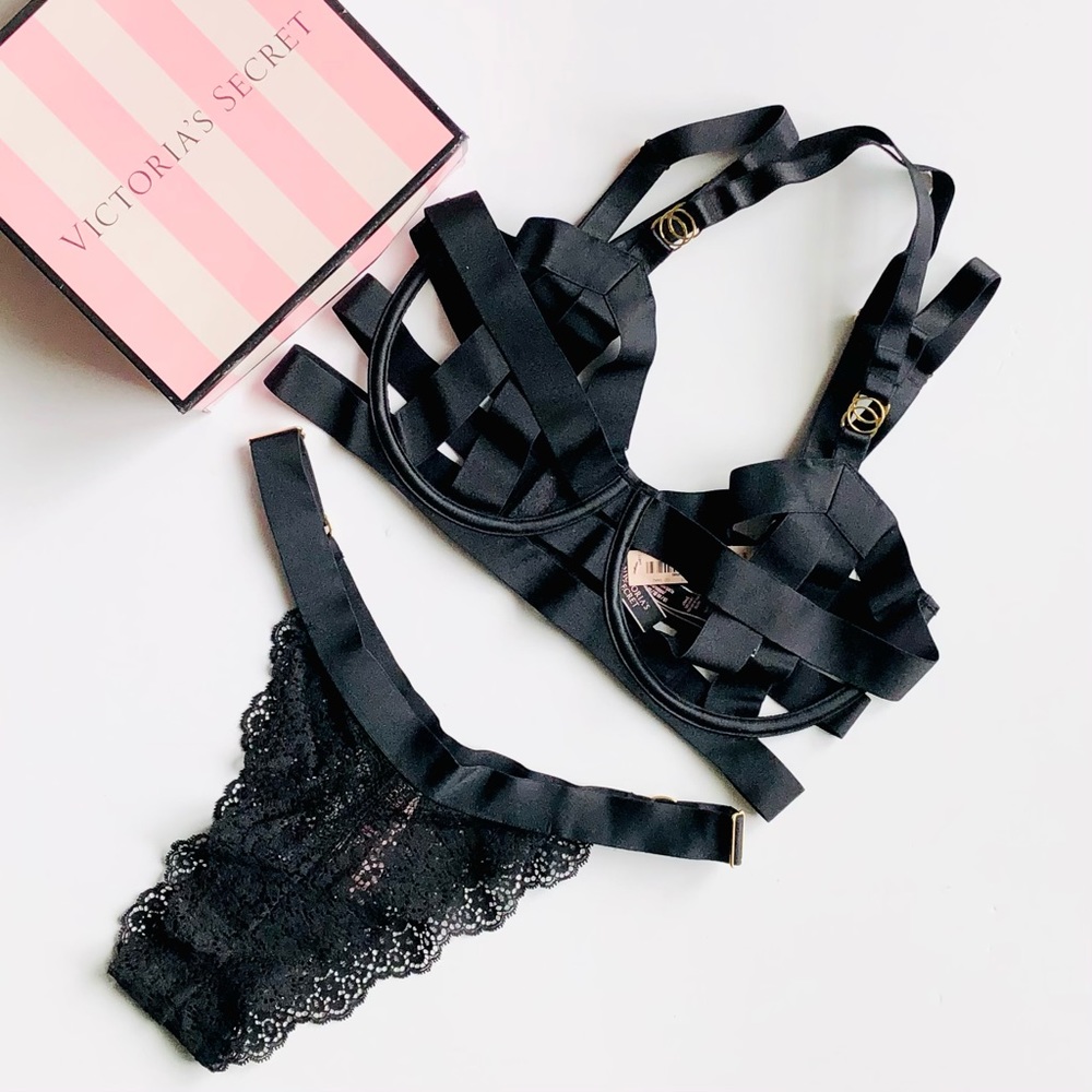 34DD/MEDIUM Victoria’s Secret black lingerie set